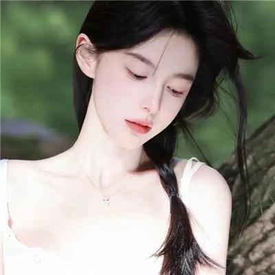 独自在夜晚的海边